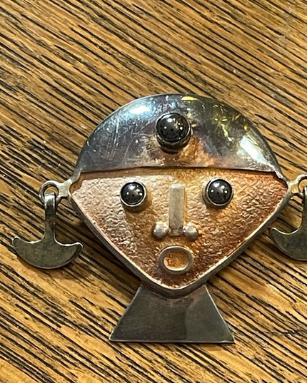 Vintage Bust Artwork Sterling silver Brooch Joaquin Taller Tinta Ecuador, 1950s
