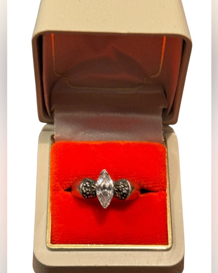 Elegant Vintage Sterling Silver 925 Marquise Fancy CZ Ring