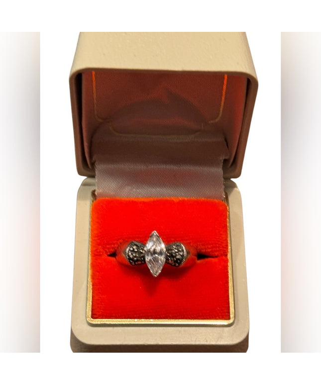 Elegant Vintage Sterling Silver 925 Marquise Fancy CZ Ring