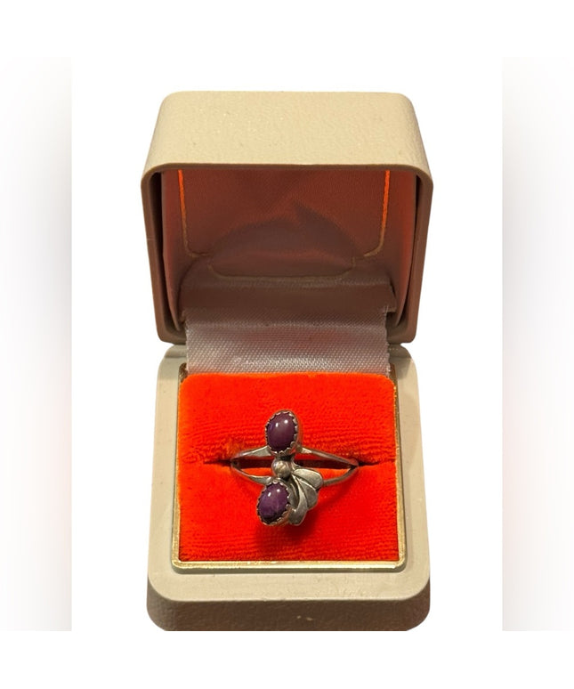 Elegant Vintage Sterling Silver 925 Native Southwestern Purple Stone Silver Ring