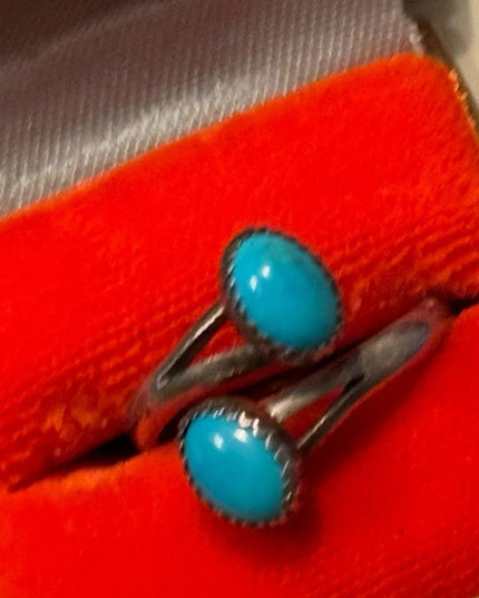 Elegant Vintage Sterling Silver 925 Southwestern Turquoise Ring