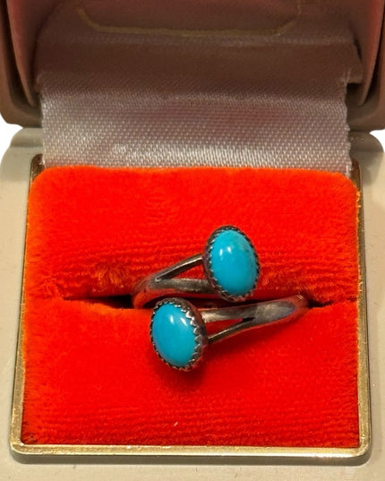 Elegant Vintage Sterling Silver 925 Southwestern Turquoise Ring