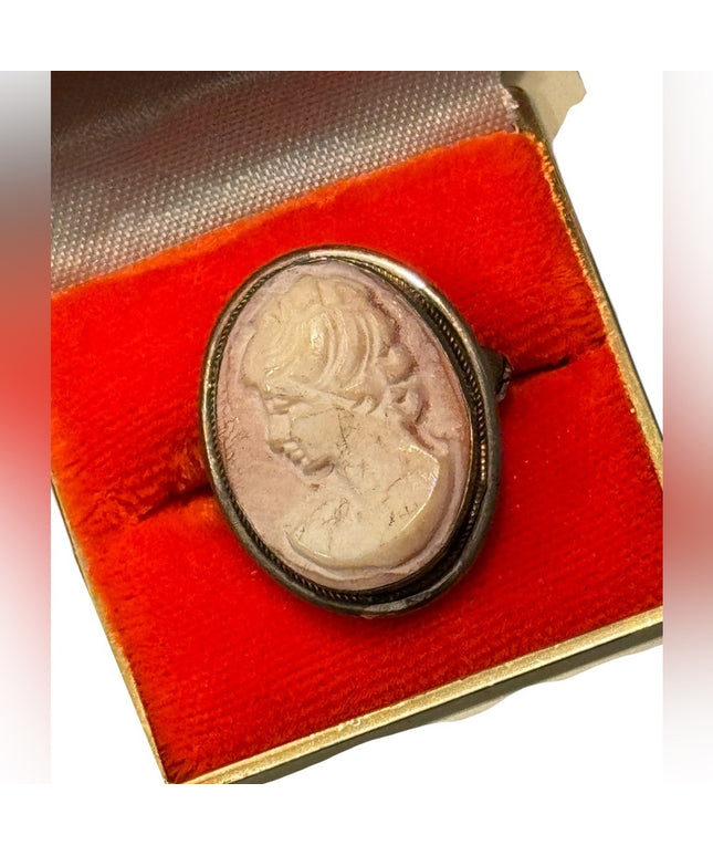 Elegant Vintage Sterling Silver 925 Pink Carved Shell Cameo Ring