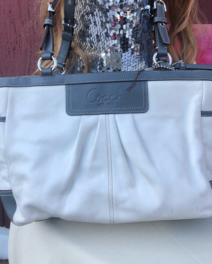 - Large F13759 Coach Leather bag shoulder white purse