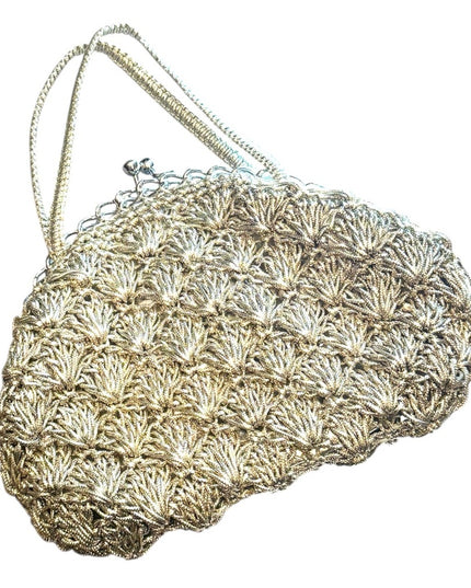 Vintage 1960s Silver Metalic Crochet Shell Firm Body Wristlet Clutch