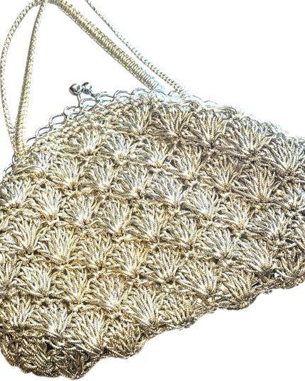Vintage 1960s Silver Metalic Crochet Shell Firm Body Wristlet Clutch