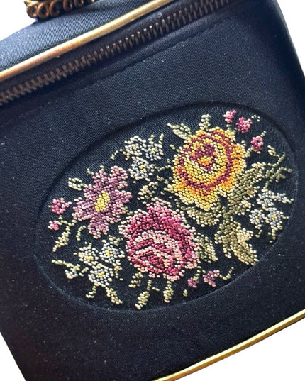 1940s RARE Small Vintage Tapestry petite point Hard bodied Bag Purse wristlet