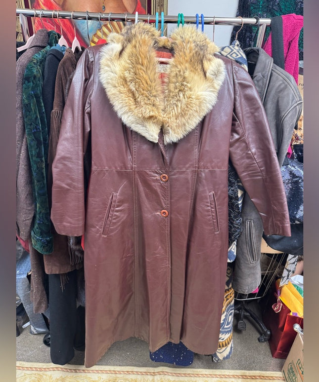 Vintage 1970s Brown Leather Attic Leather Coat /Coyote Fur Collar