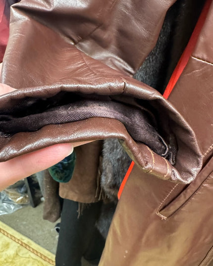 Vintage 1970s Brown Leather Attic Leather Coat /Coyote Fur Collar
