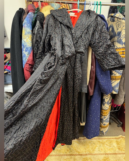 Vintage 1940s Morsam Black & Red Fancy Quilted Full Length Robe