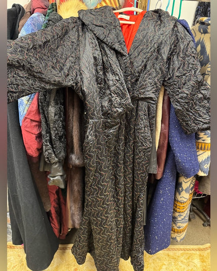 Vintage 1940s Morsam Black & Red Fancy Quilted Full Length Robe
