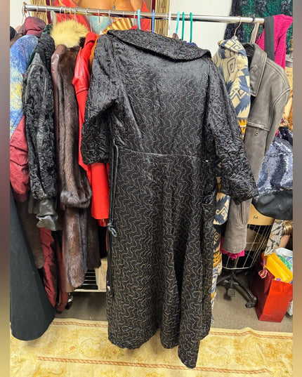 Vintage 1940s Morsam Black & Red Fancy Quilted Full Length Robe