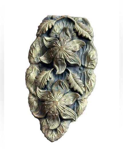 Antiqued brassy finish scarf fur clip flower leaf finish