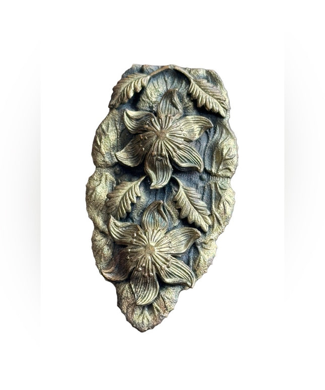 Antiqued brassy finish scarf fur clip flower leaf finish