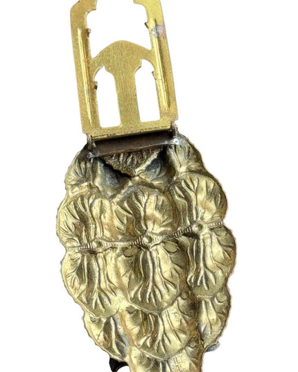 Antiqued brassy finish scarf fur clip flower leaf finish