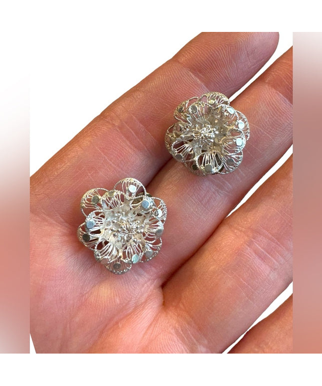 Lovely little silver plate vintage flower filagree clip ons
