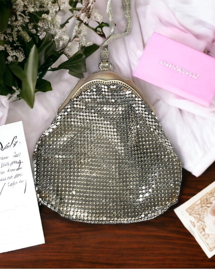 Vintage 1950s Whiting & Davis silver wristlet metal mesh chain mail even…
