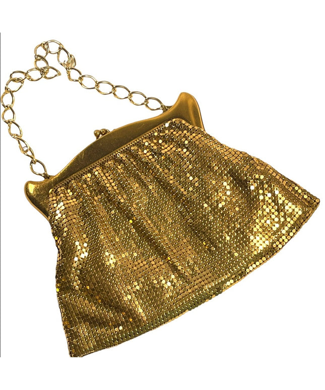 Vintage 1950s gold metal mesh chain mail Whiting & Davis wristlet evenin…