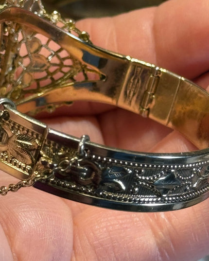 Vintage Whiting & Davis gold finish Bracelet bangle 2.5”