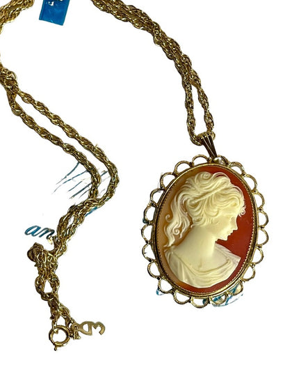 NWT Vintage Whiting & Davis large resin Cameo Pendant gold finish necklace