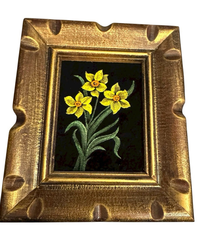 Gold Vintagr Framed Floral Art Set Small pictures Velvet painted flowers
