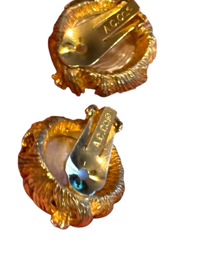 Vintage 1960s Modernist golden textured  Gold plt Pearl Clip-On Earrings