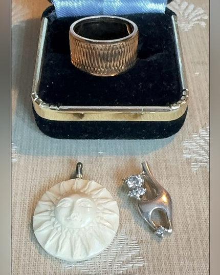 Vintage Jewelry LOT Sterling Silver 925 Ring and Carved Sun Face Cat Pendant