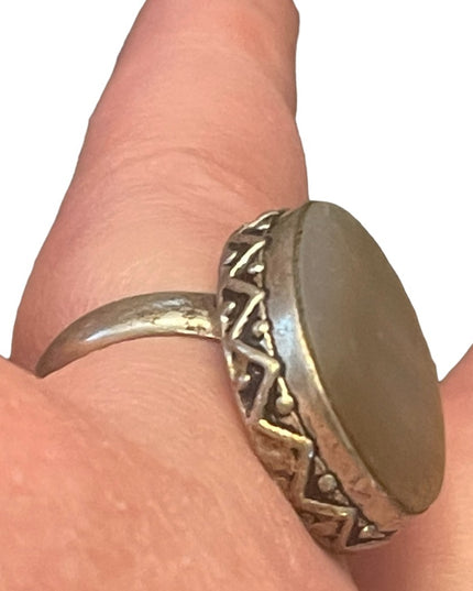 Large fancy MOP Indonesian ring silver finish