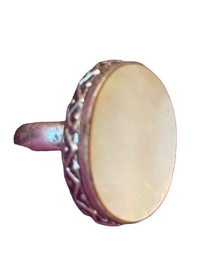 Large fancy MOP Indonesian ring silver finish