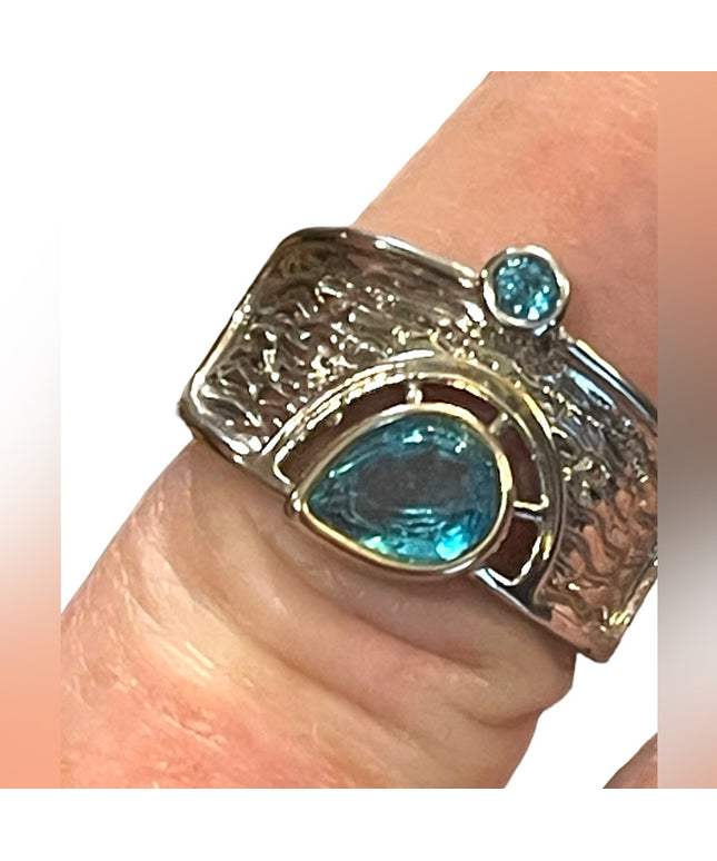 Vintage Sterling silver 925 Blue crystal fancy ring