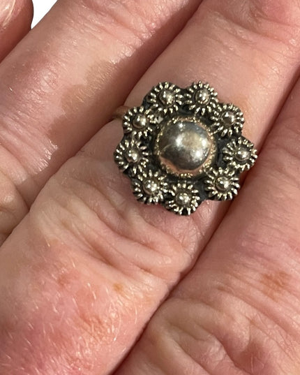 Vintage sterling silver 925 flower ring sz 7