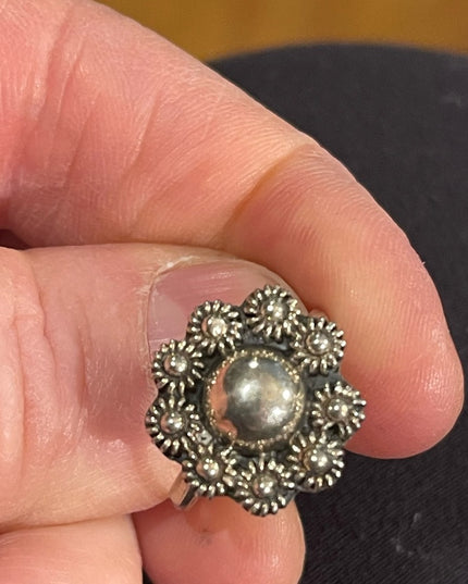 Vintage sterling silver 925 flower ring sz 7