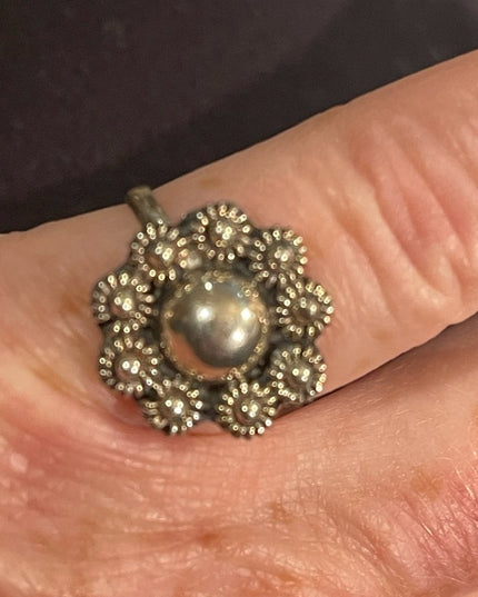 Vintage sterling silver 925 flower ring sz 7