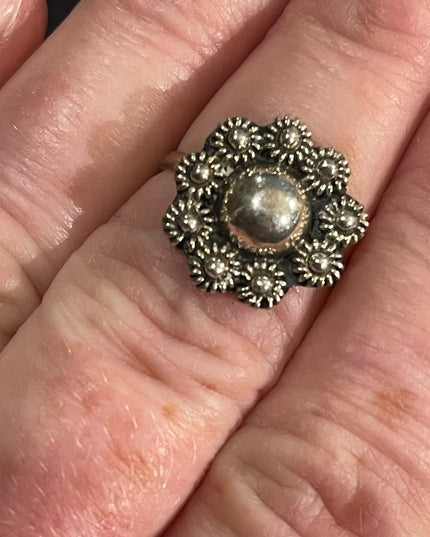 Vintage sterling silver 925 flower ring sz 7