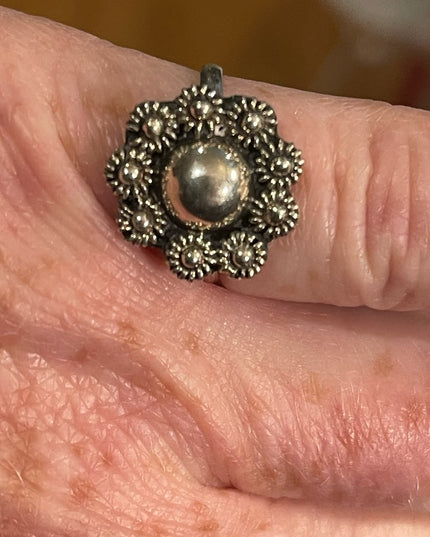 Vintage sterling silver 925 flower ring sz 7
