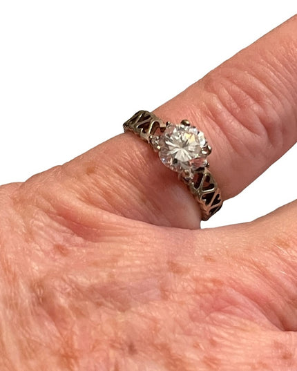 Vintage sterling silver 925 Cz Engagement ring