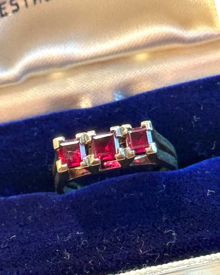 Vintage sterling 925  silver ruby red CZ ring stacker Sz 5 gold plated