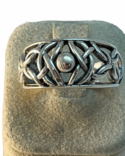 Sterling silver 925 celtic design ring 6.5