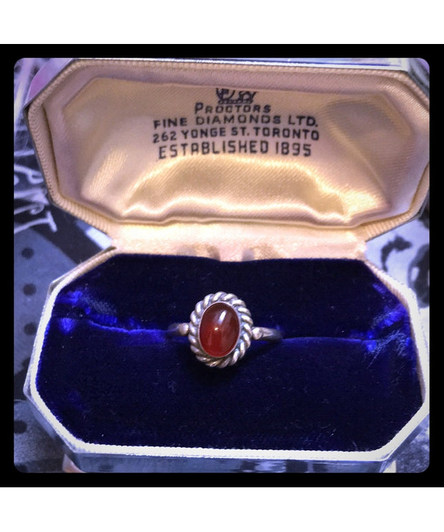 Vintage sterling silver carnelian ornate ring