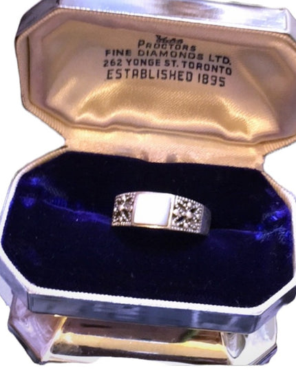 Sterling silver flower blue mother of  pearl heavy ring beauty!