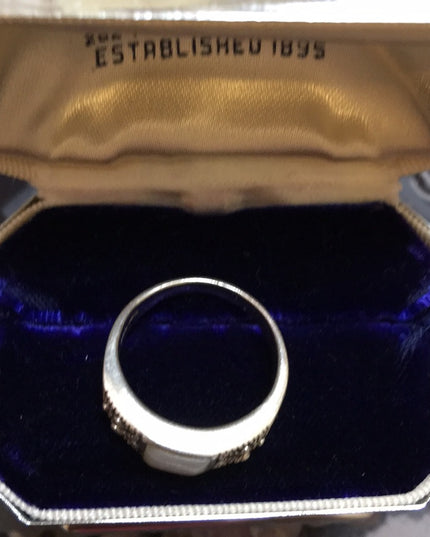 Sterling silver flower blue mother of  pearl heavy ring beauty!