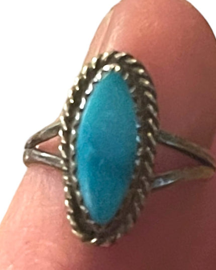 Vintage sterling silver? sim Turquoise small ring southwestern style