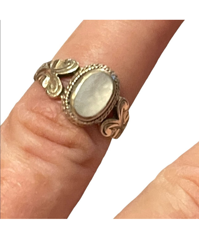 Vintage sterling silver ornate fancy etched MOP mother of pearl ring