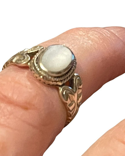 Vintage sterling silver ornate fancy etched MOP mother of pearl ring