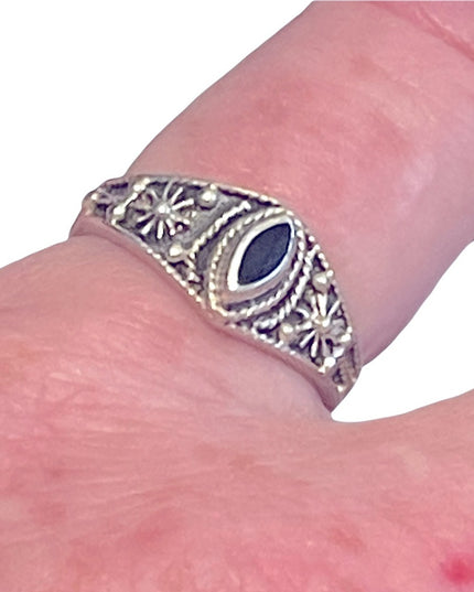 Sterling silver 925 black onyx ornate ring