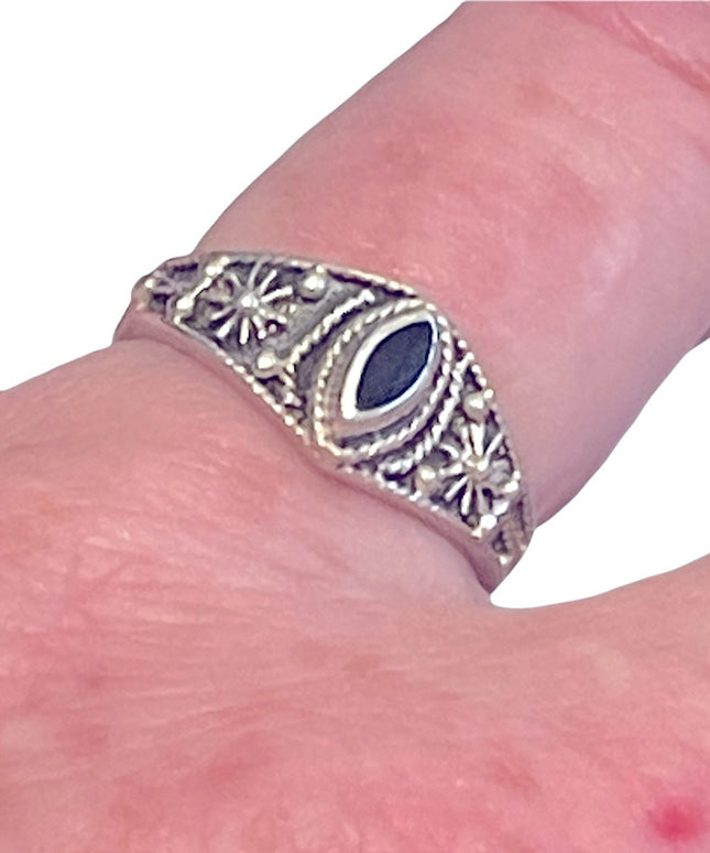 Sterling silver 925 black onyx ornate ring
