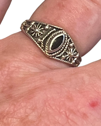 Sterling silver 925 black onyx ornate ring
