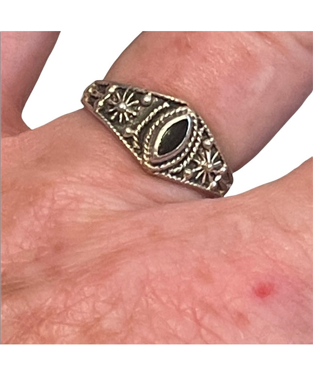 Sterling silver 925 black onyx ornate ring