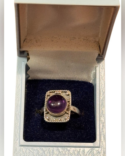 Vintage Sterling Silver 925 Ring Purple Amethyst Cabachon Stone