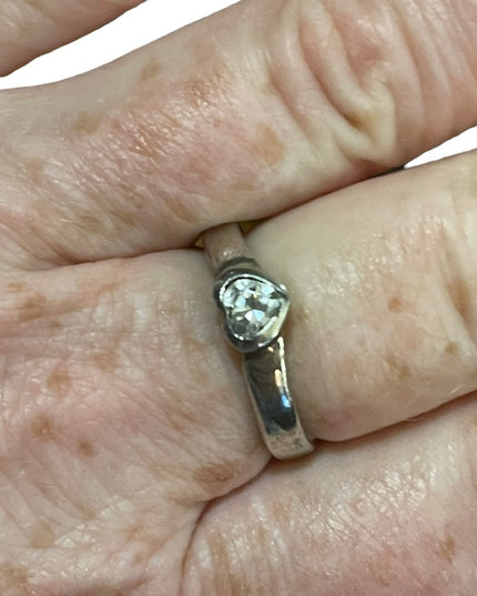 Vintage sterling silver 925 heart CZ ring